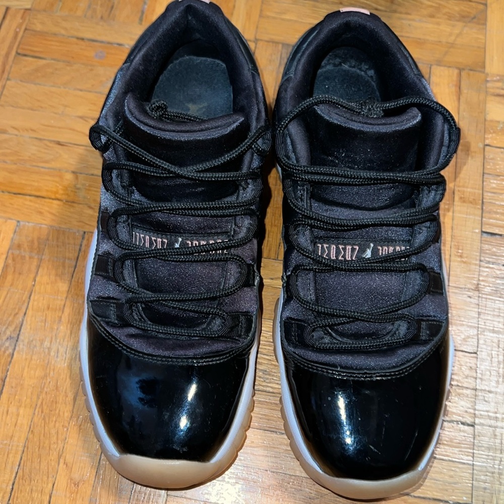 Jordan 11 'Bleached Coral'(2018)